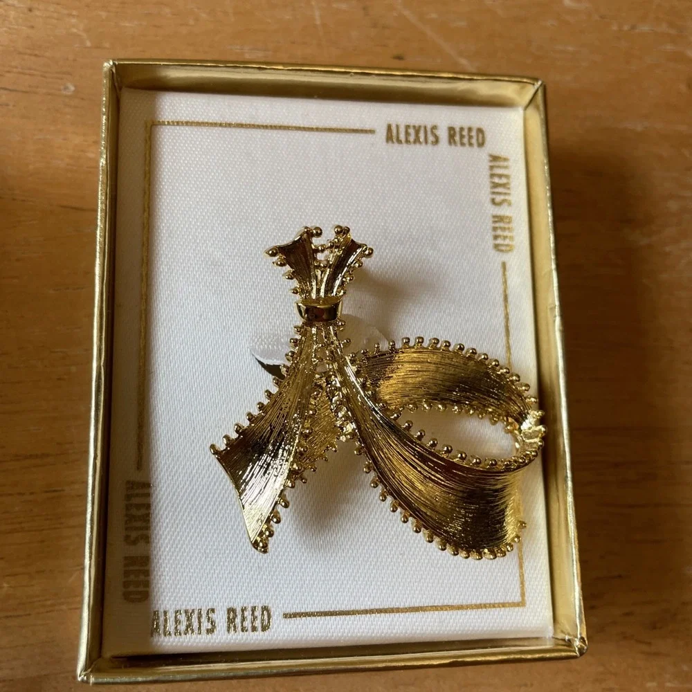 1960's Vintage Light Gold Textured Ribbon Crystal‎ Rhinestone Alexis Reed Brooch